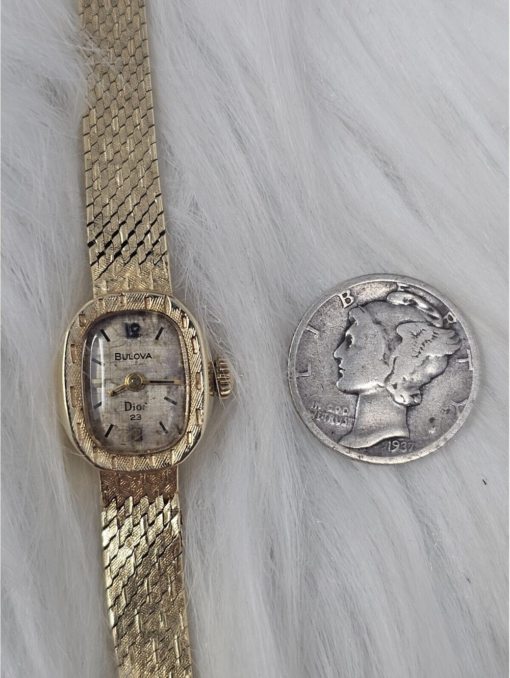 Vintage Bulova Dior 14K Solid Gold Ladies Watch 23 Jewels - Picture 7 of 9